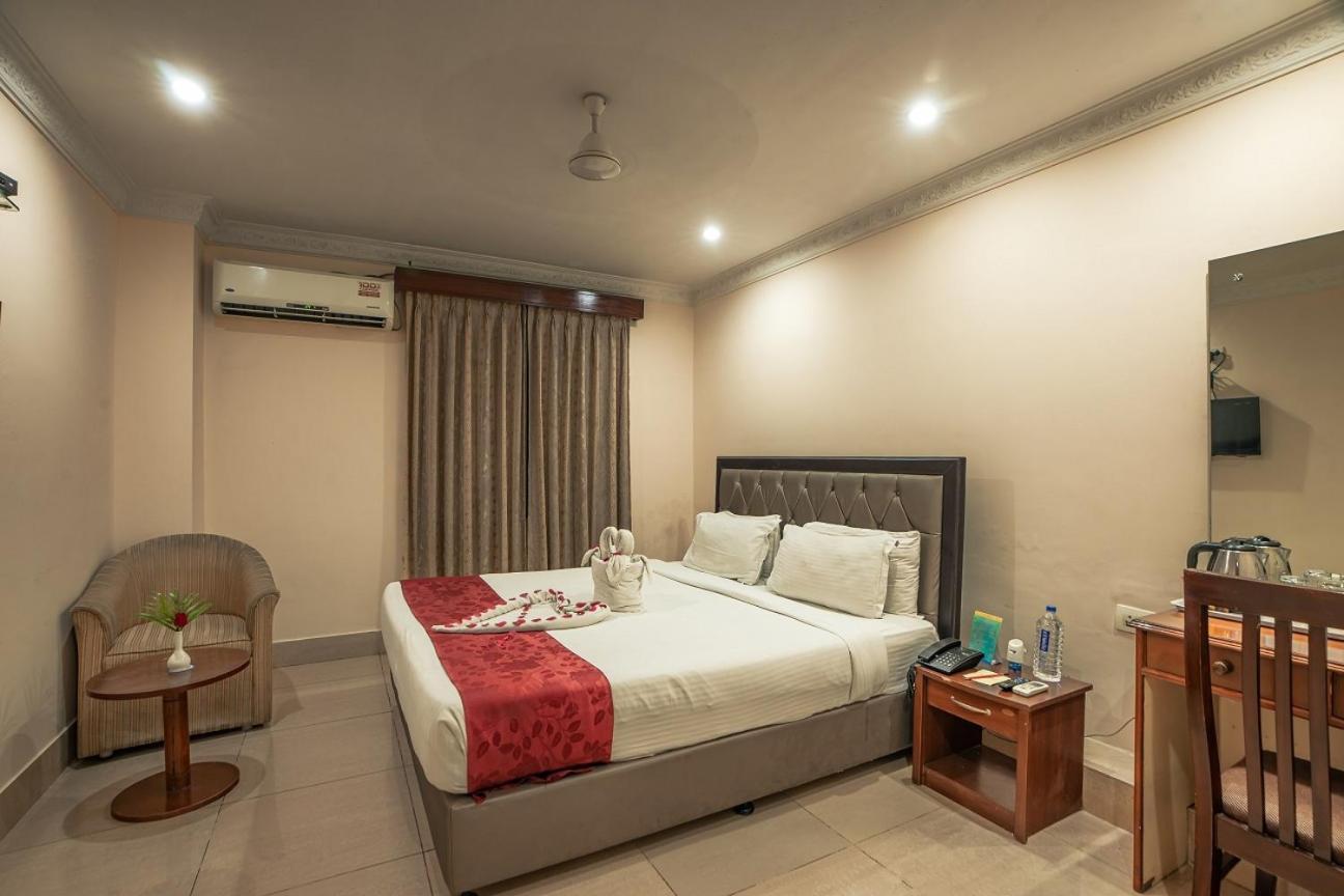 Hotel The Presidency Bhubaneswar Exterior foto