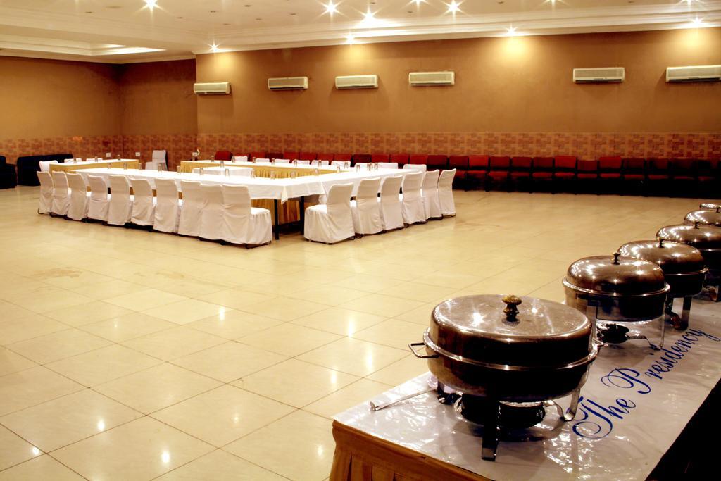 Hotel The Presidency Bhubaneswar Exterior foto