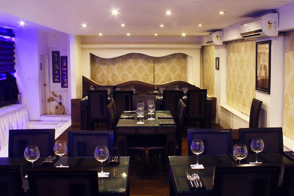 Hotel The Presidency Bhubaneswar Exterior foto