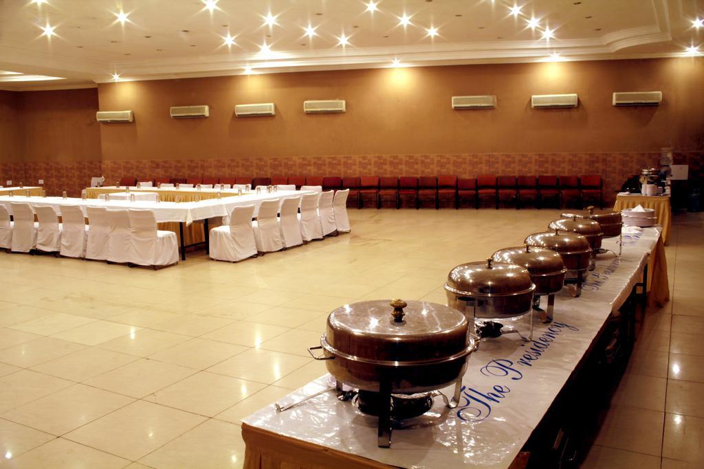Hotel The Presidency Bhubaneswar Exterior foto