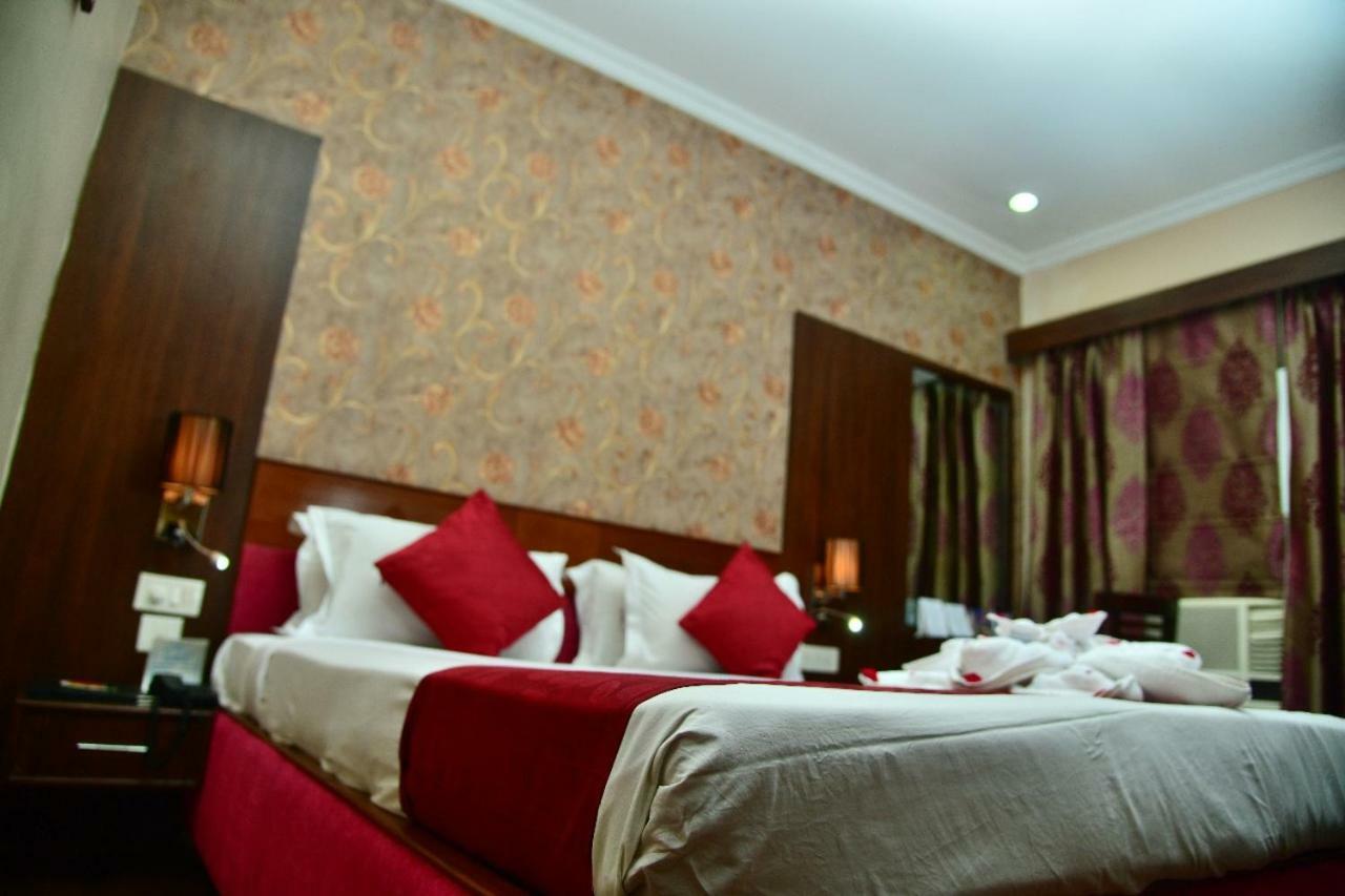 Hotel The Presidency Bhubaneswar Exterior foto
